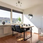 דירה Cozy Near Metro